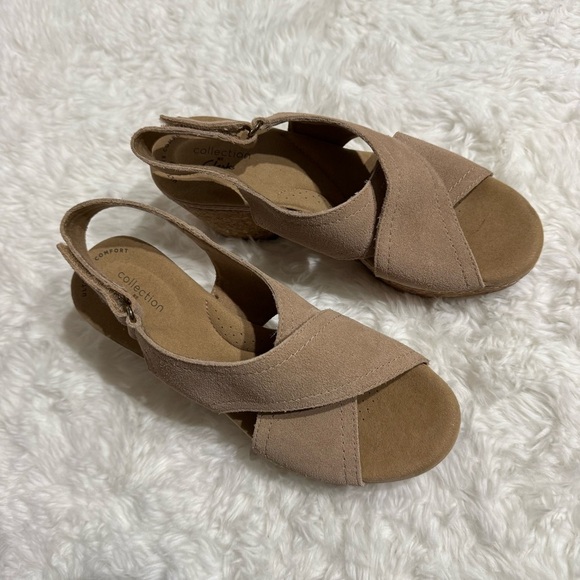 Clarks Women’s Giselle Cove Wedge Sandal in Tan Size 7.5 - Picture 1 of 11
